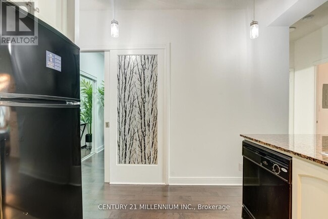 Building Photo - 80 Absolute Ave