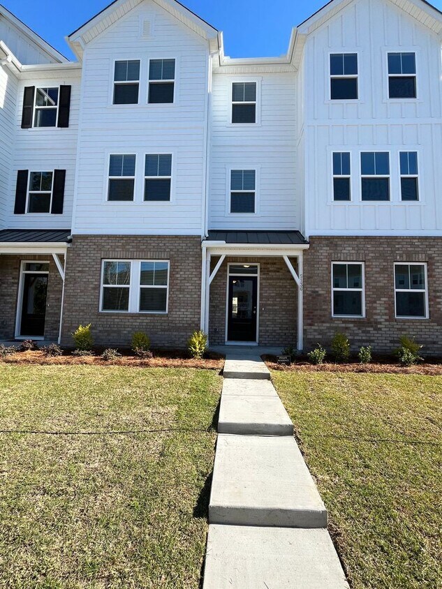 Foto principal - Beautiful Brand-New Home Wescott Plantation~