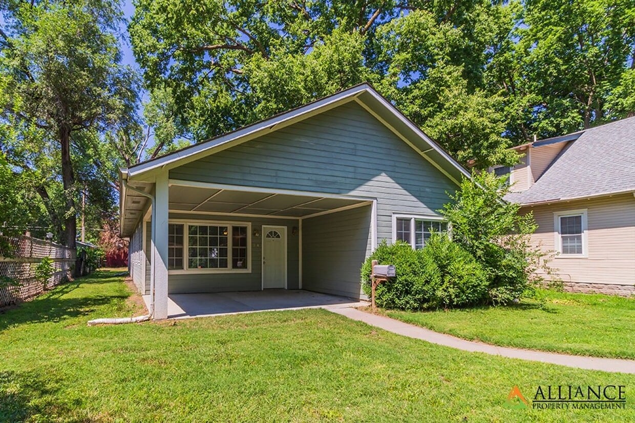 Primary Photo - All appliances included, washer/dryer hookups!