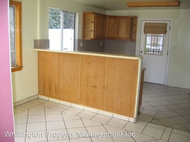 Building Photo - 3192 Sweetwater Rd