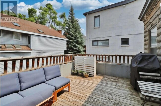 Photo du bâtiment - 157 Drummond St