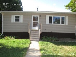 Building Photo - 3937 Lakeview Dr