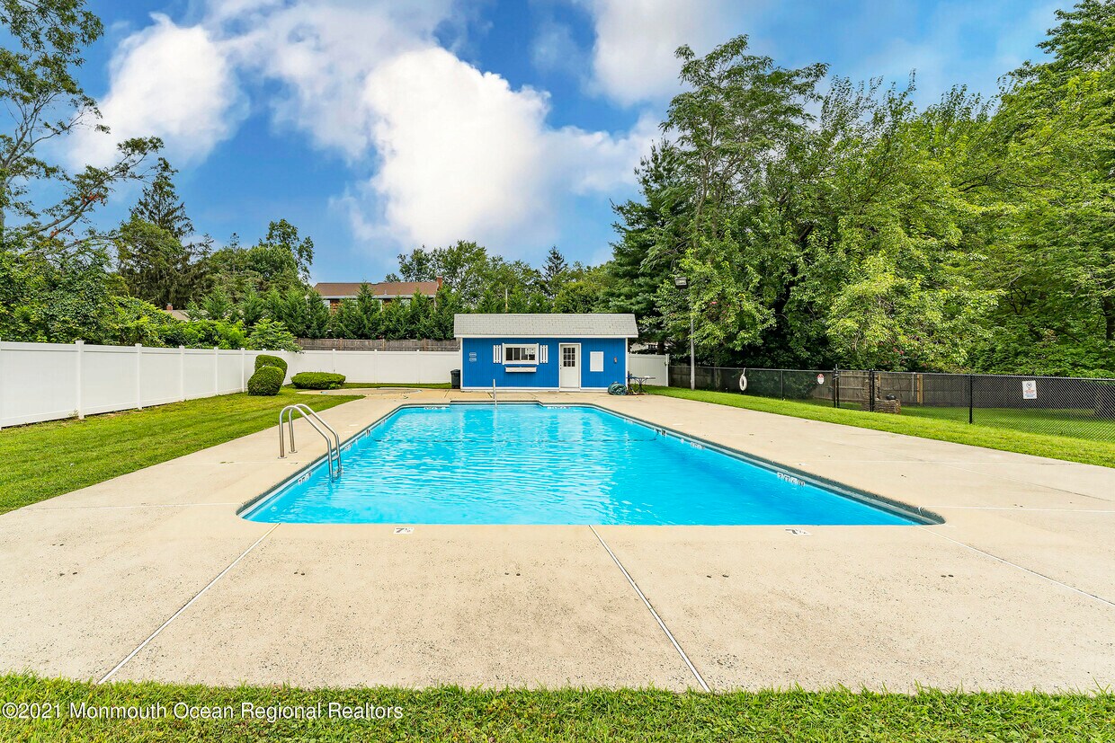 29 King James Ln, Atlantic Highlands, NJ 07716 Condo for Rent in