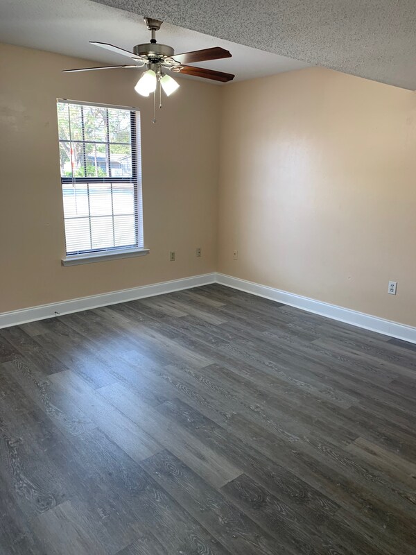 Foto del edificio - 412 N Sea Ln NW