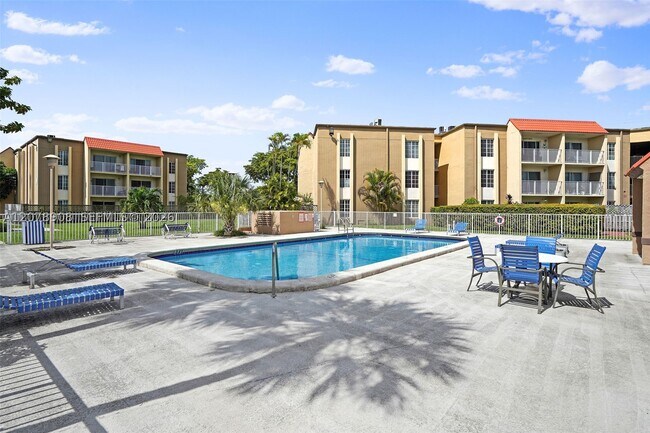 Foto del edificio - 4910 NW 79th Ave
