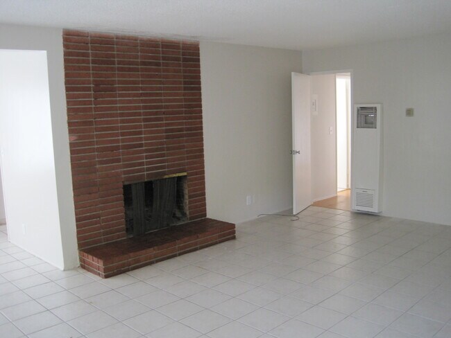 Building Photo - 855 Embarcadero Del Mar