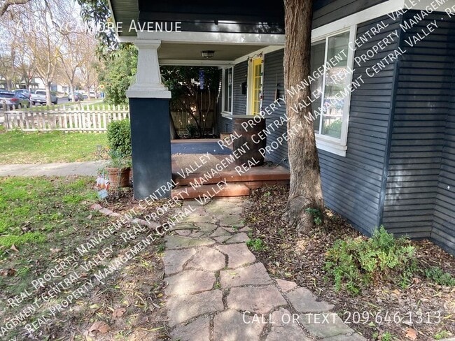 Building Photo - Modesto Furnished 2 Bedroom 2 Bath Bungalo...