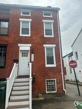 Building Photo - 1117 W Lombard St