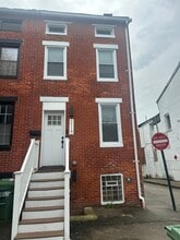 Building Photo - 1117 W Lombard St