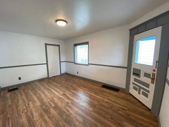 Building Photo - 119 S. 39th Street