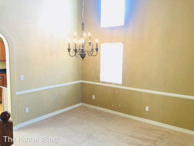 Building Photo - 445 Orchid Oasis Ave