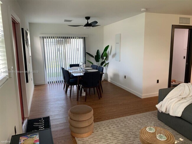Building Photo - 2 br, 2 bath House - 5701 SW 39th St