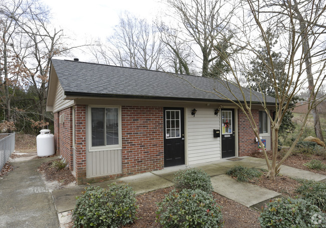 Building Photo - Creekside Apartments