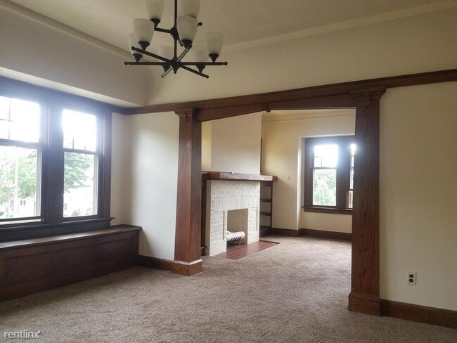 Building Photo - 3 br, 1 bath Apartment - 2104 N 57th St