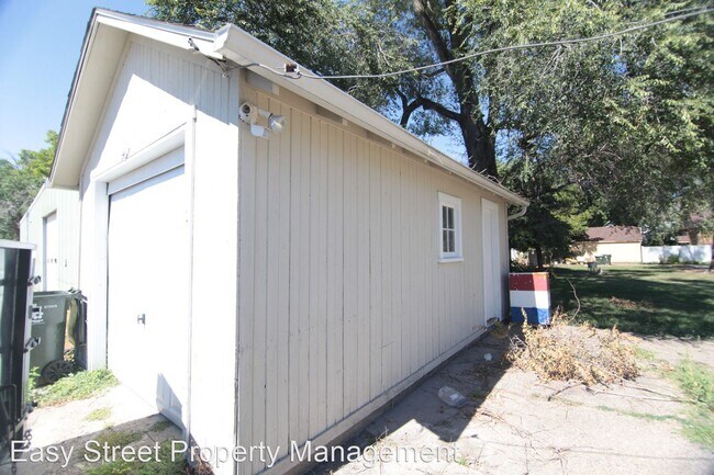 Building Photo - 2 br, 1 bath House - 421 S Oakwood Ave