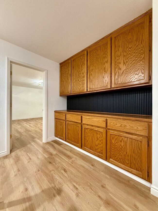 Foto del edificio - Don’t Miss This Beautiful 3-Bedroom + Office Gated Home!