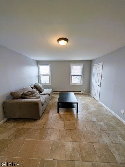 Foto del edificio - 437 E 21st St