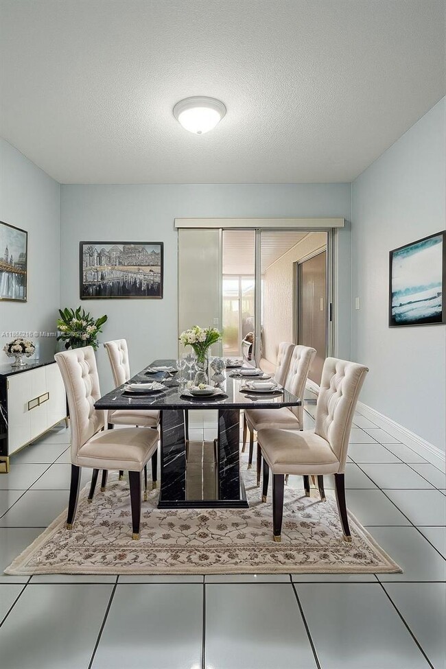 Foto del edificio - 18130 NW 66th Ct