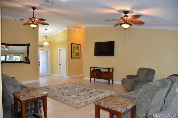 Foto del edificio - 400 Sequoia Ln