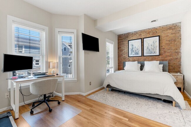 Foto del edificio - 493 E 4th St