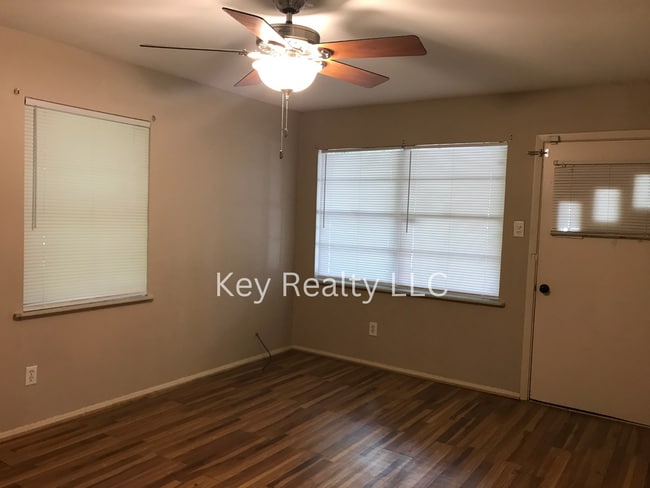 Building Photo - 701 Avoyelles Dr