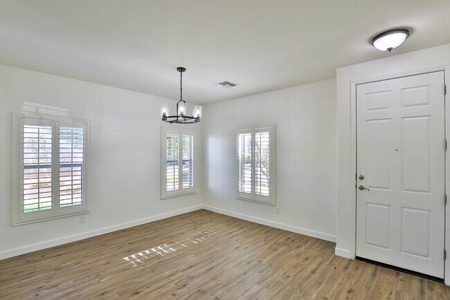 Building Photo - 4096 E Devon Drive