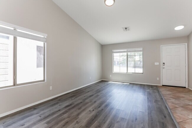 Building Photo - 4148 E Stratford Pl