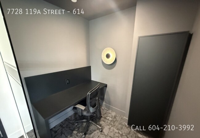 Photo du bâtiment - Brand New Top Floor Corner Unit