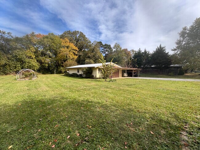 Foto del edificio - 920 Wesley Rd NW