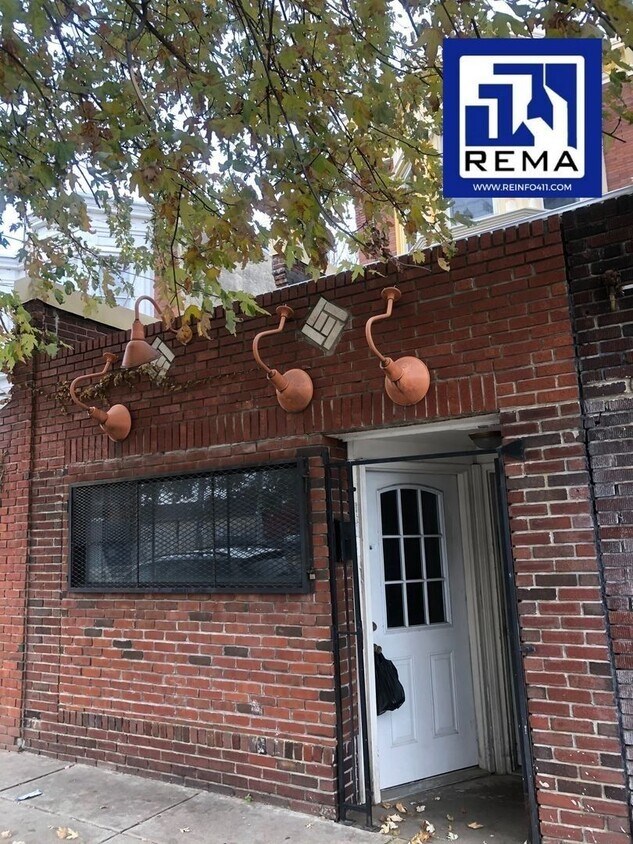 Foto del edificio - 6013 Lansdowne Avenue