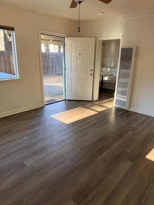 Building Photo - 909 Rubicon Trail