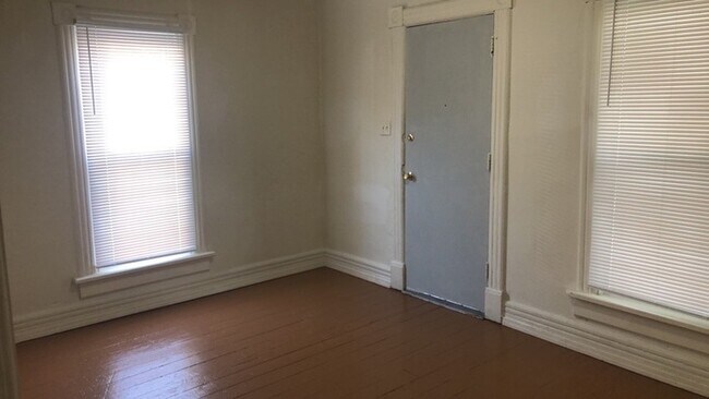 Building Photo - 53 S. Monmouth