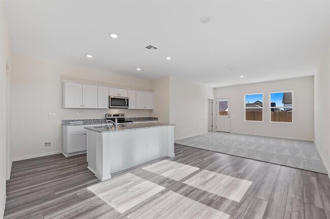 Building Photo - 606 Gemsbok Rd