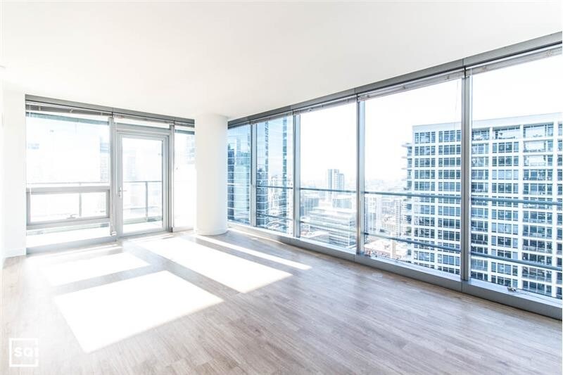 Foto principal - 313 W Wolf Point Plaza
