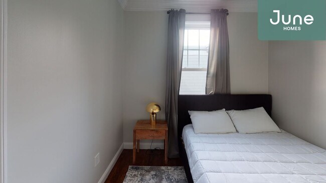 Building Photo - ROOM ONLY in 5-bed/1.5-bath Home