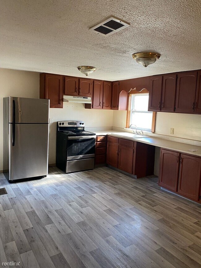 Building Photo - 3 br, 1.5 bath House - 305 S Downing St