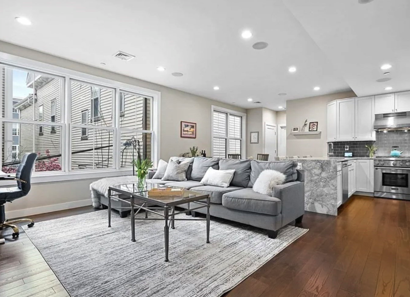 Foto principal - 309 E St