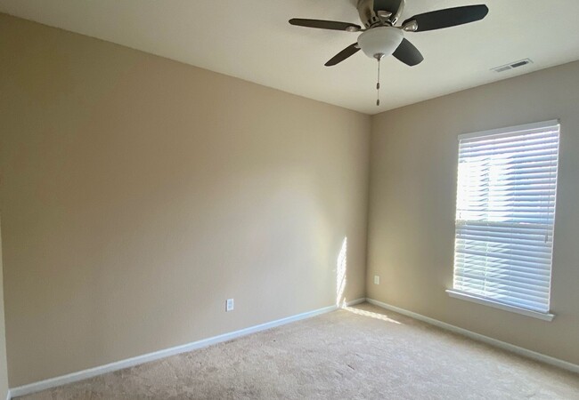 Foto del edificio - 4BD/3.5BA Gorgeous End Unit Townhouse with...
