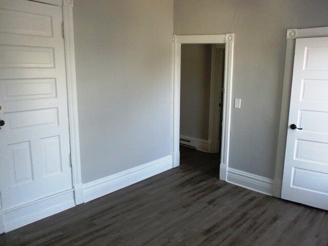 Foto del edificio - 311 E Locust St