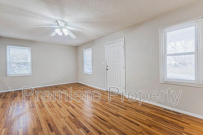 Foto del edificio - 7111 NE 52nd St