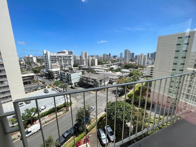 Foto del edificio - 1702 Kewalo St