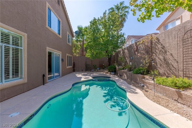 Building Photo - 2317 Sunrise Meadows Dr