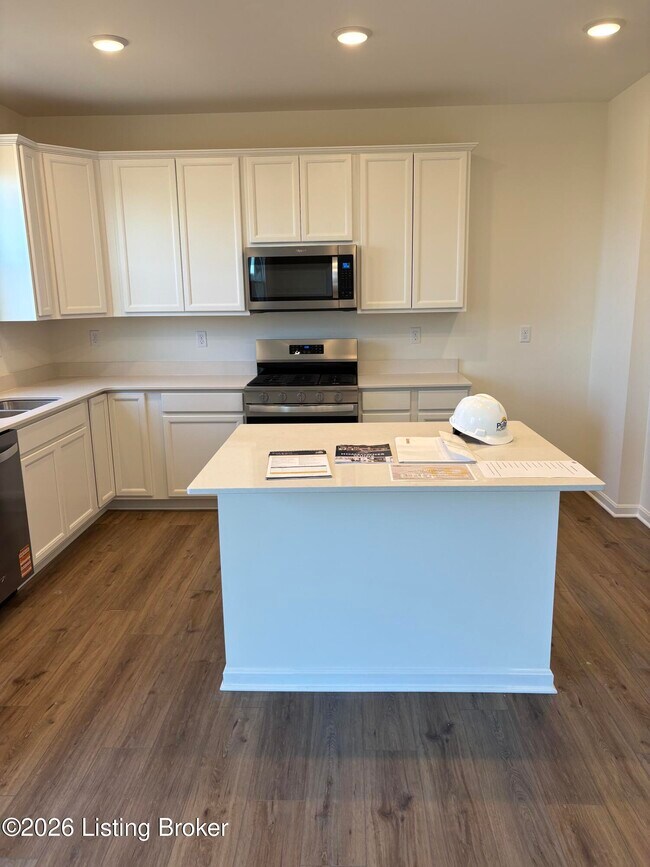 Building Photo - 11142 Castlebrook Dr