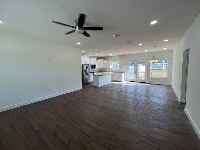 Foto del edificio - Brand New Construction- New 3 Bedroom, 2 Bath home in Lake City