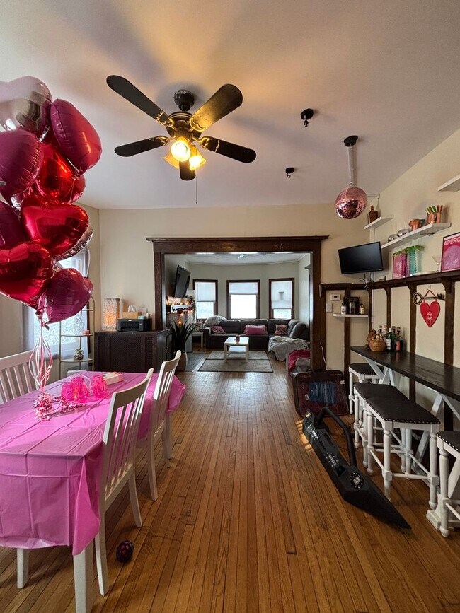 Foto del edificio - 2944 N Maryland Ave