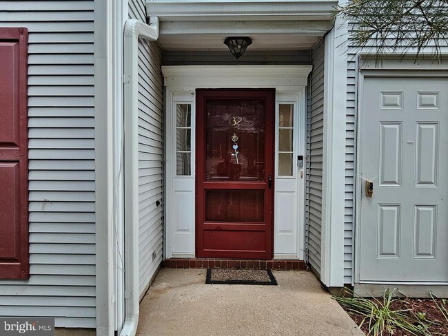 Building Photo - 132 Shrewsbury Ct