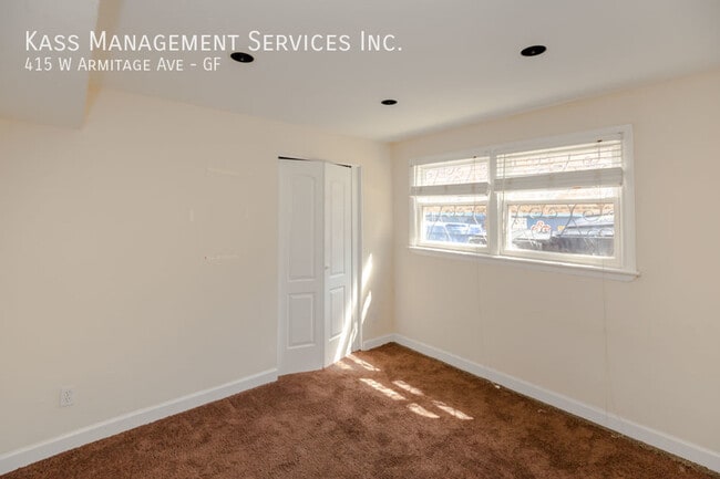 Building Photo - 415 W Armitage Ave