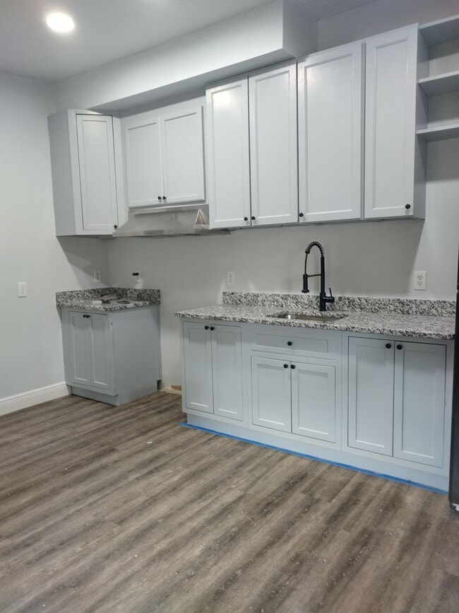 Photo - Remodeled 2/1 duplex with carport House
