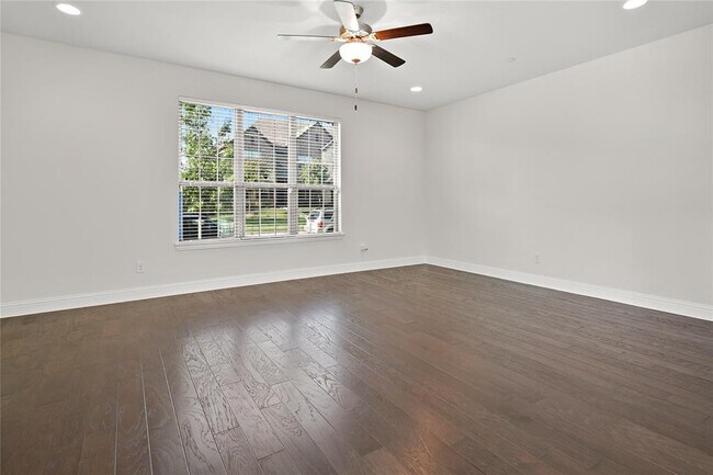 Building Photo - 2321 Jameson Ln