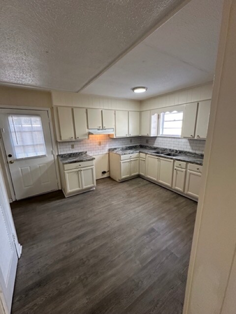 Building Photo - 1505 W Highland Ave